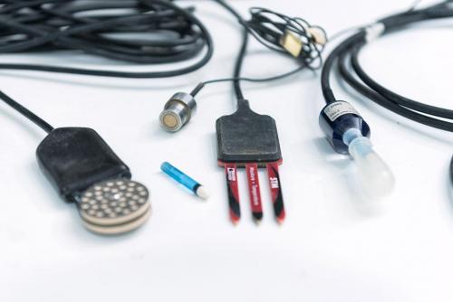 Sensor de succión matricial, contenido volumétrico de agua y tensiómetros